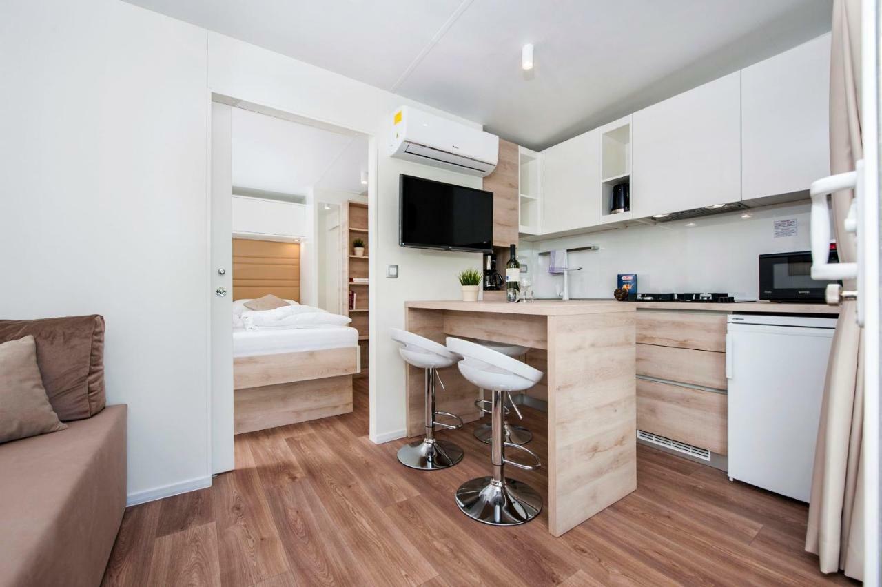 Eurocamp Mobile Homes At Fkk Nudist Campsite Solaris Tar-Vabriga Eksteriør bilde