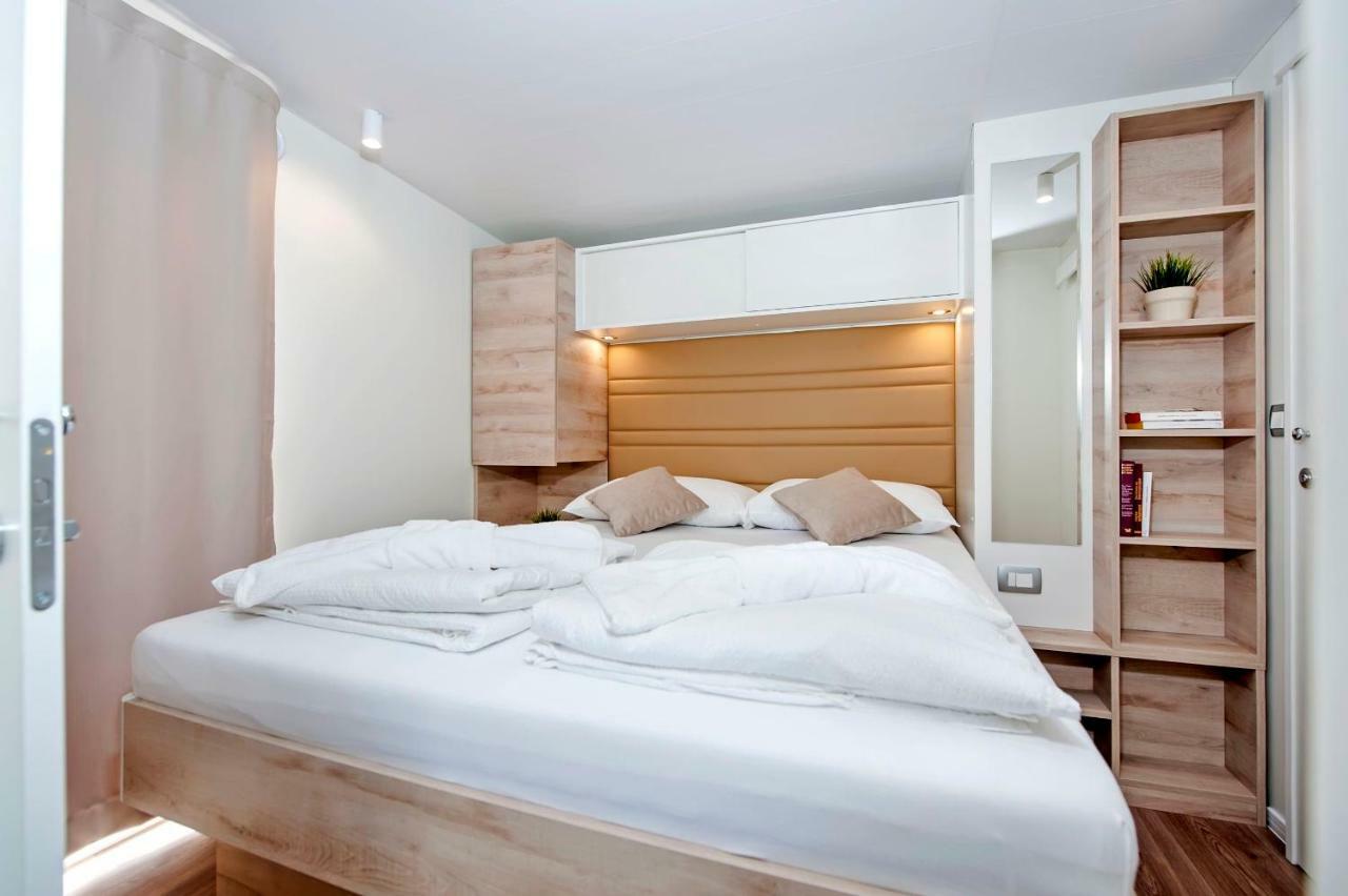 Eurocamp Mobile Homes At Fkk Nudist Campsite Solaris Tar-Vabriga Eksteriør bilde