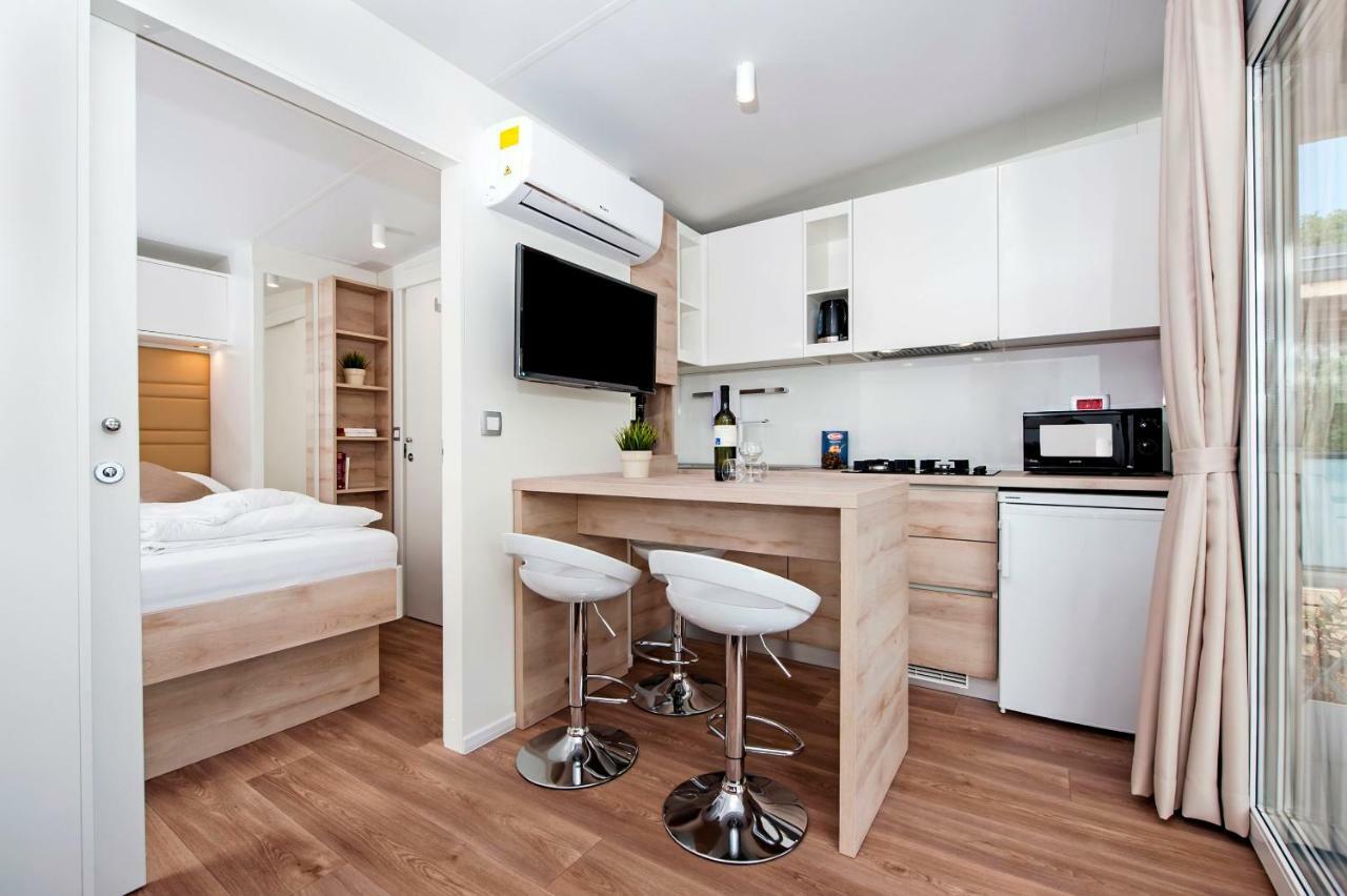 Eurocamp Mobile Homes At Fkk Nudist Campsite Solaris Tar-Vabriga Eksteriør bilde