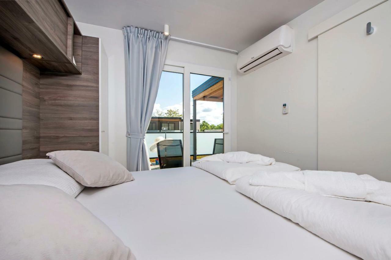Eurocamp Mobile Homes At Fkk Nudist Campsite Solaris Tar-Vabriga Eksteriør bilde